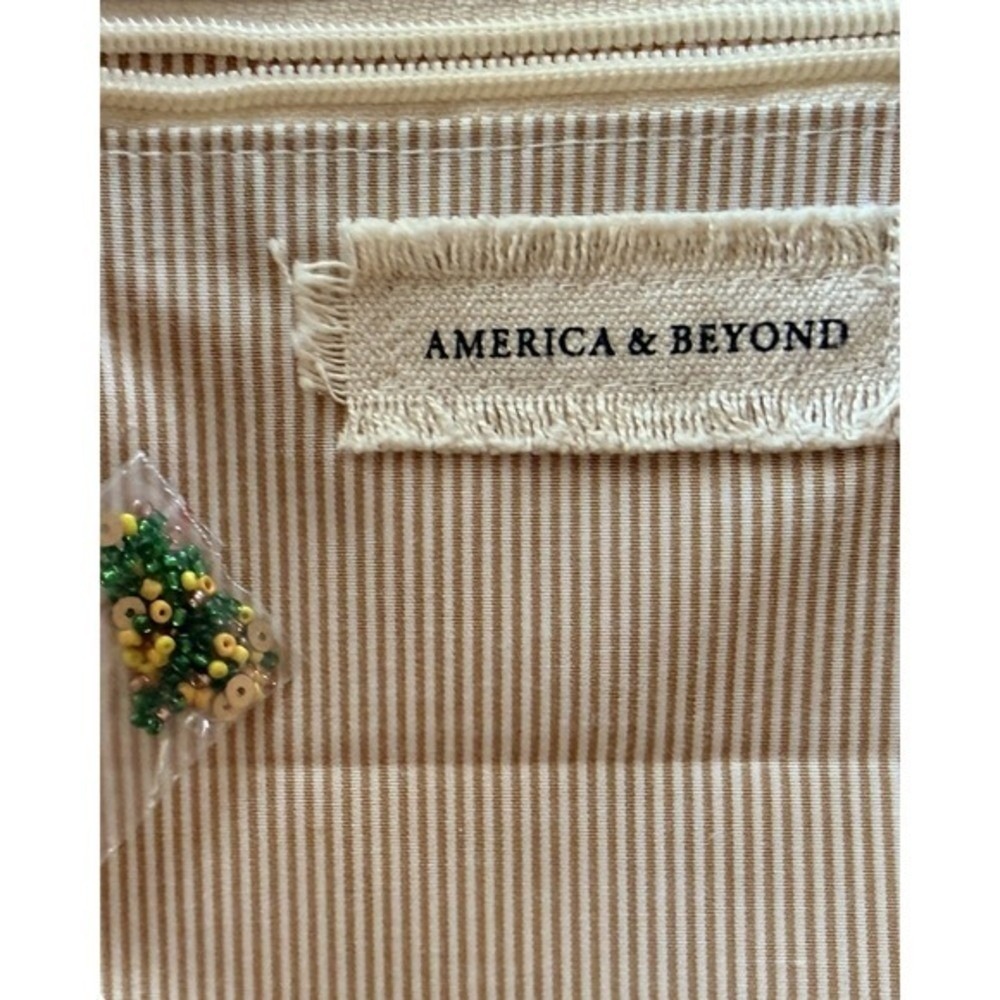 America & Beyond Beaded Lemon Canvas Tote Bag Cream Tan NWT - Picture 3 of 9